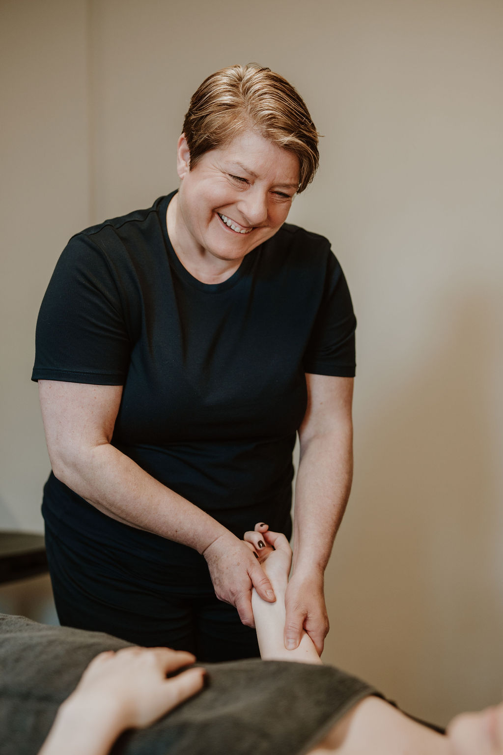 Osteopath Catherine Wasik treating a wrist